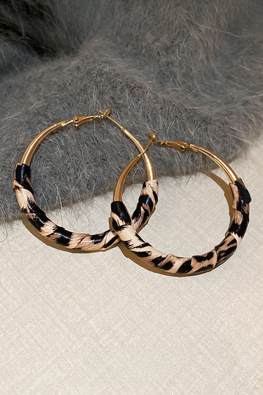 Lettie Plated Detail Hoop Earrings - Hello Beautiful BoutiqueJewelryThreaded Pear