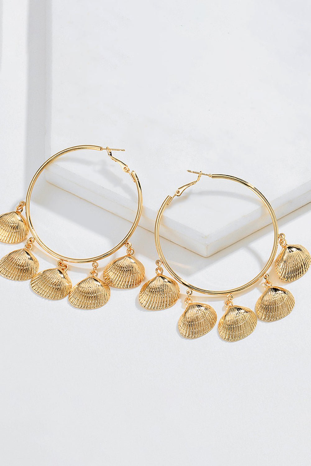 Lyra Vacation Shell Hoop Earrings - Hello Beautiful BoutiqueJewelryThreaded Pear