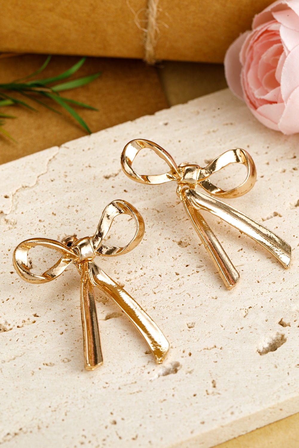 Olive Plated alloy Stud Earrings - Hello Beautiful BoutiqueJewelryThreaded Pear
