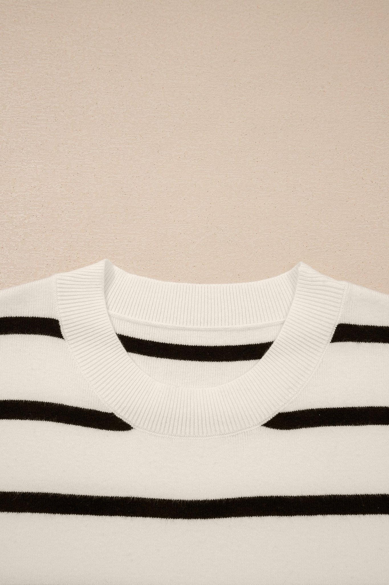 Alayna Crewneck Short Sleeve Sweater - Hello Beautiful BoutiqueShort Sleeve SweatersThreaded Pear