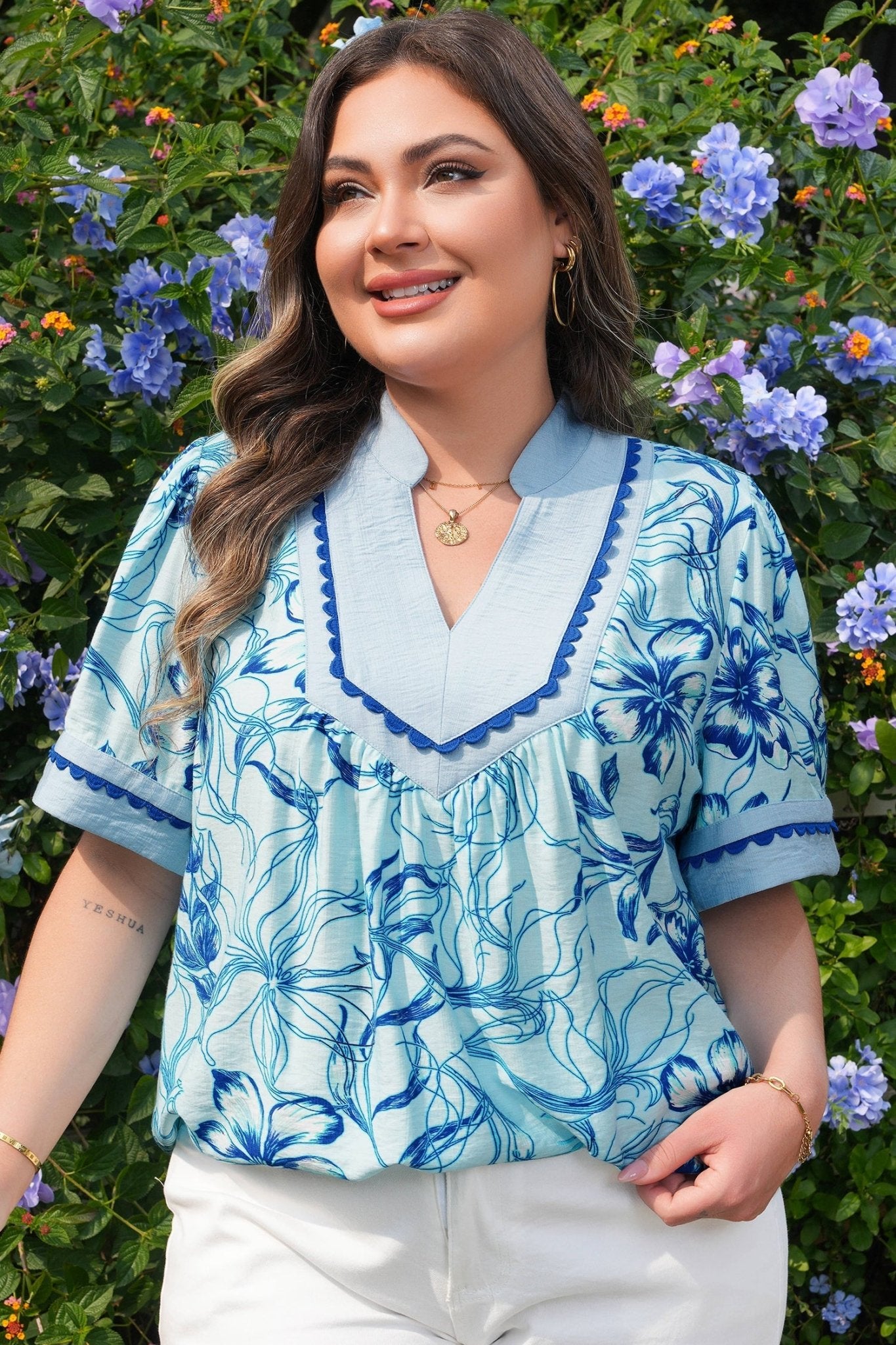Aylin Floral Short Sleeve PLUS Blouse - Hello Beautiful BoutiquePlus Size Blouses & ShirtsThreaded Pear