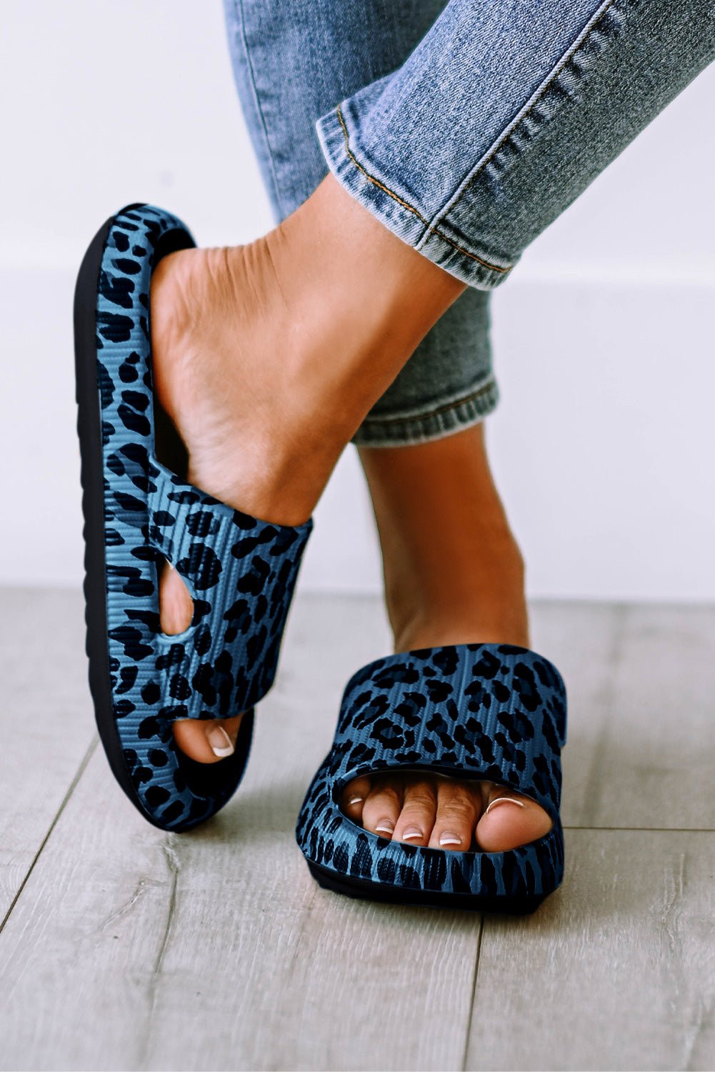 Bellamy Sole Slip On Slippers - Hello Beautiful BoutiqueSlippersThreaded Pear
