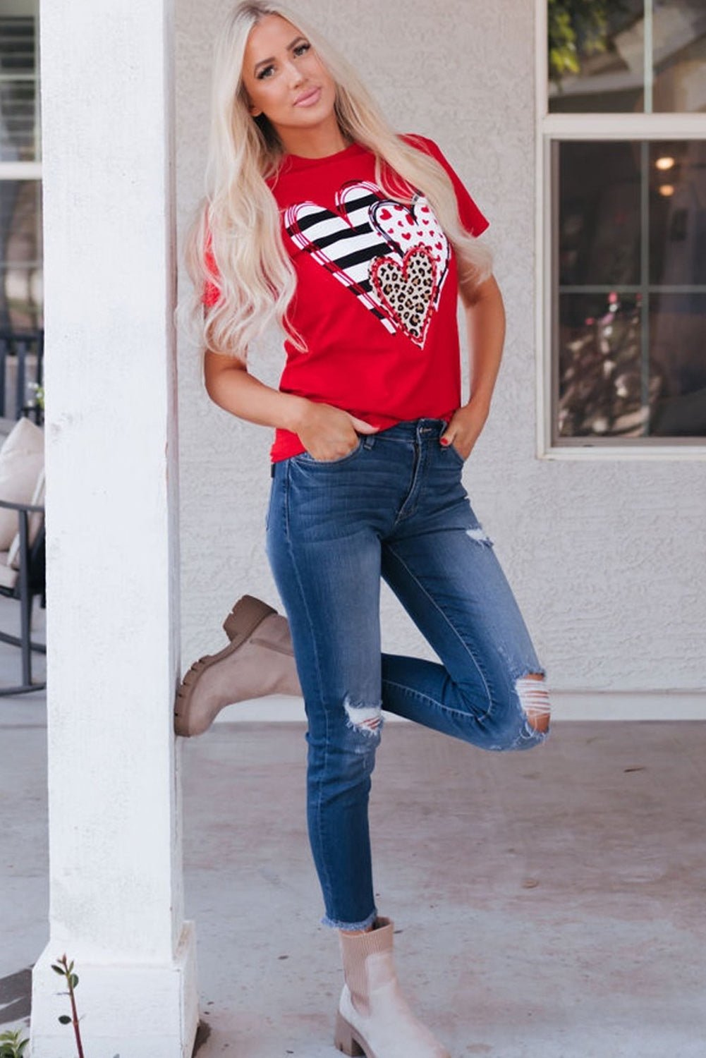 Brynleigh Shaped Print T Shirt - Hello Beautiful BoutiqueGraphic TeesThreaded Pear
