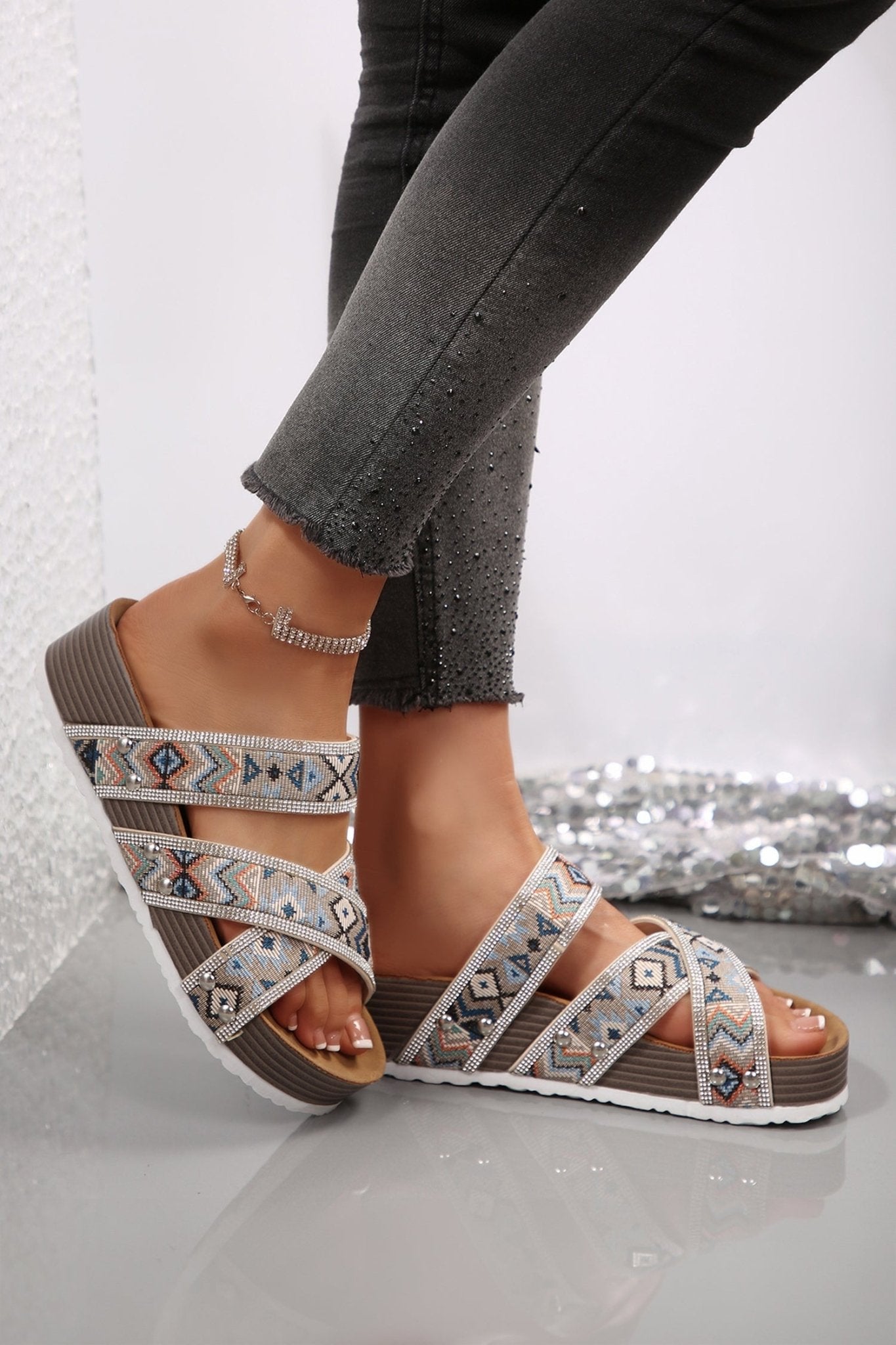 Caroline Strappy Hollowed Platform Slippers - Hello Beautiful BoutiqueSlippersThreaded Pear
