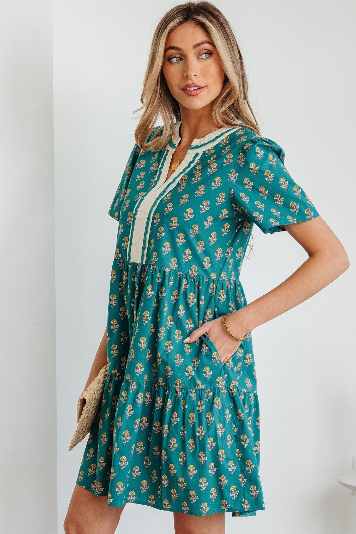 Clover Short Sleeve Floral Dress - Hello Beautiful BoutiqueFloral DressesThreaded Pear