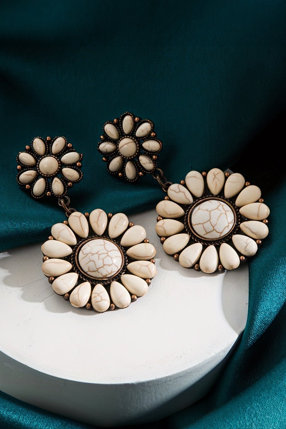 Daniela Flower Shape Stud Earrings - Hello Beautiful BoutiqueJewelryThreaded Pear