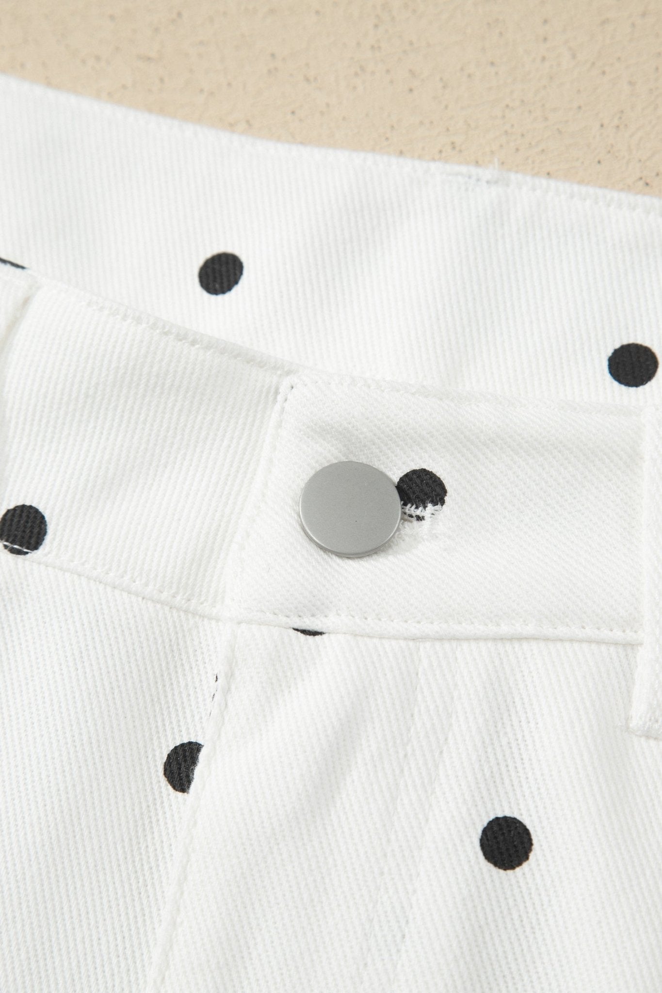 Elise Embroidered Scallop Hem Shorts - Hello Beautiful BoutiqueCasual ShortsThreaded Pear