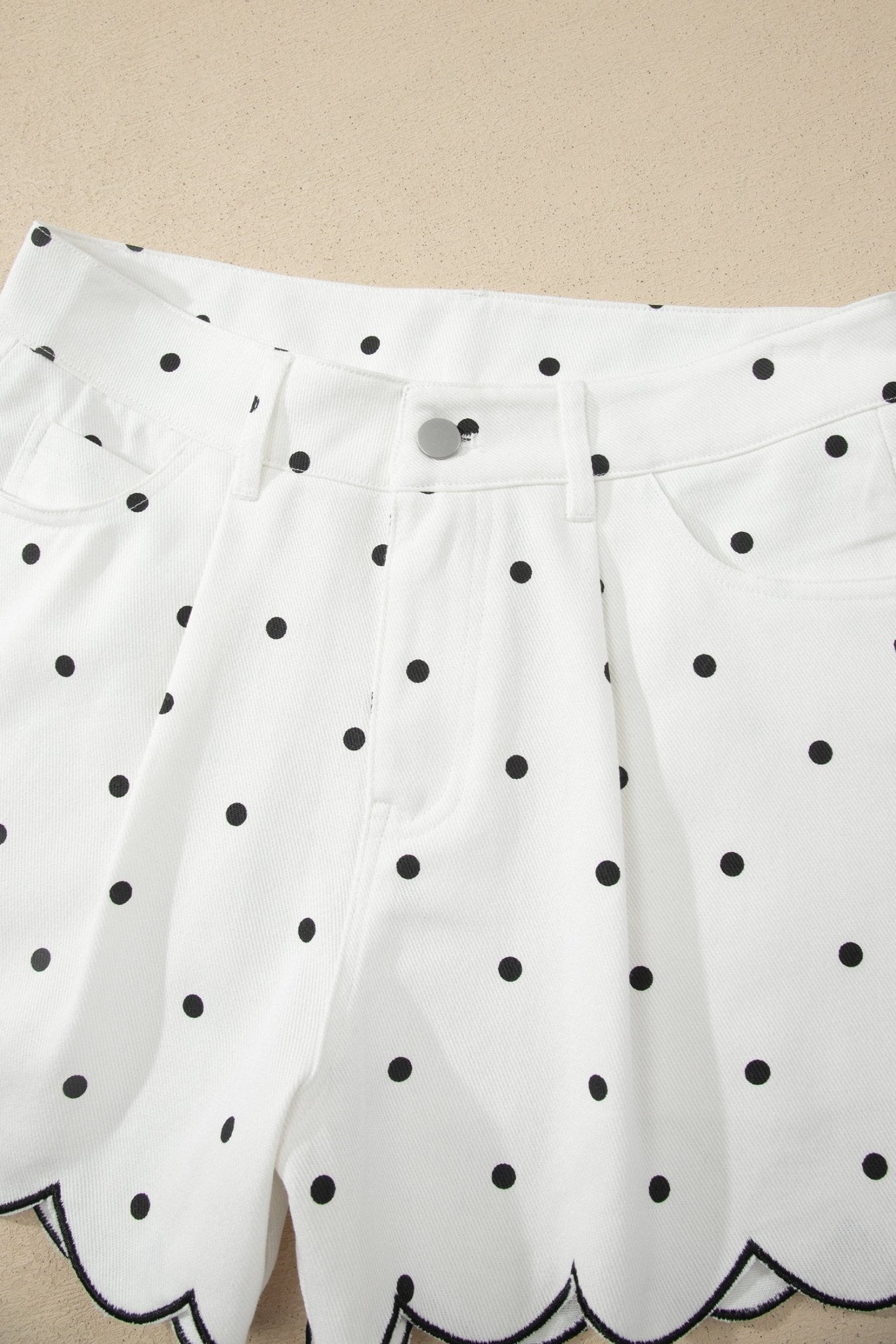 Elise Embroidered Scallop Hem Shorts - Hello Beautiful BoutiqueCasual ShortsThreaded Pear