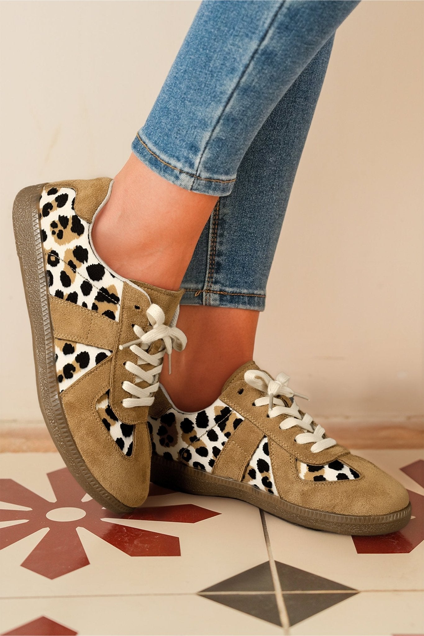 Kyla Lace Up Flat Shoes - Hello Beautiful BoutiqueWomens ShoesThreaded Pear