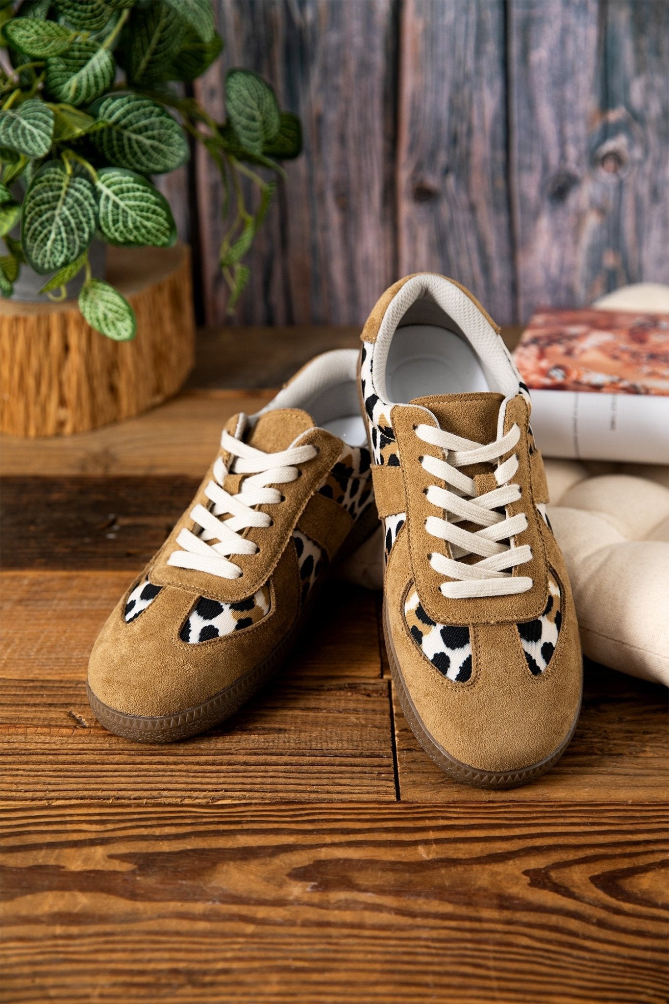 Kyla Lace Up Flat Shoes - Hello Beautiful BoutiqueWomens ShoesThreaded Pear