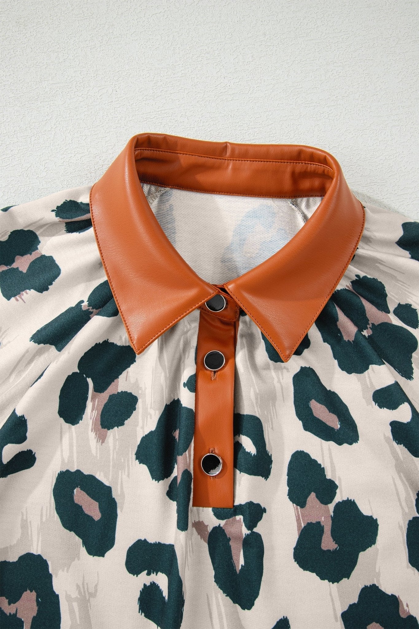 Madelynn Collared Short Sleeve Blouse - Hello Beautiful BoutiqueBlouses & ShirtsThreaded Pear