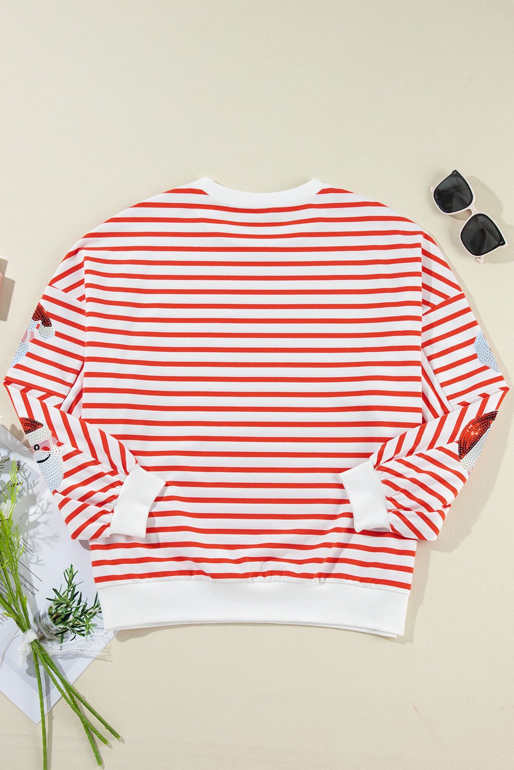 Mirilivia Claus Pattern Christmas Pullover - Hello Beautiful BoutiqueGraphic SweatshirtsThreaded Pear