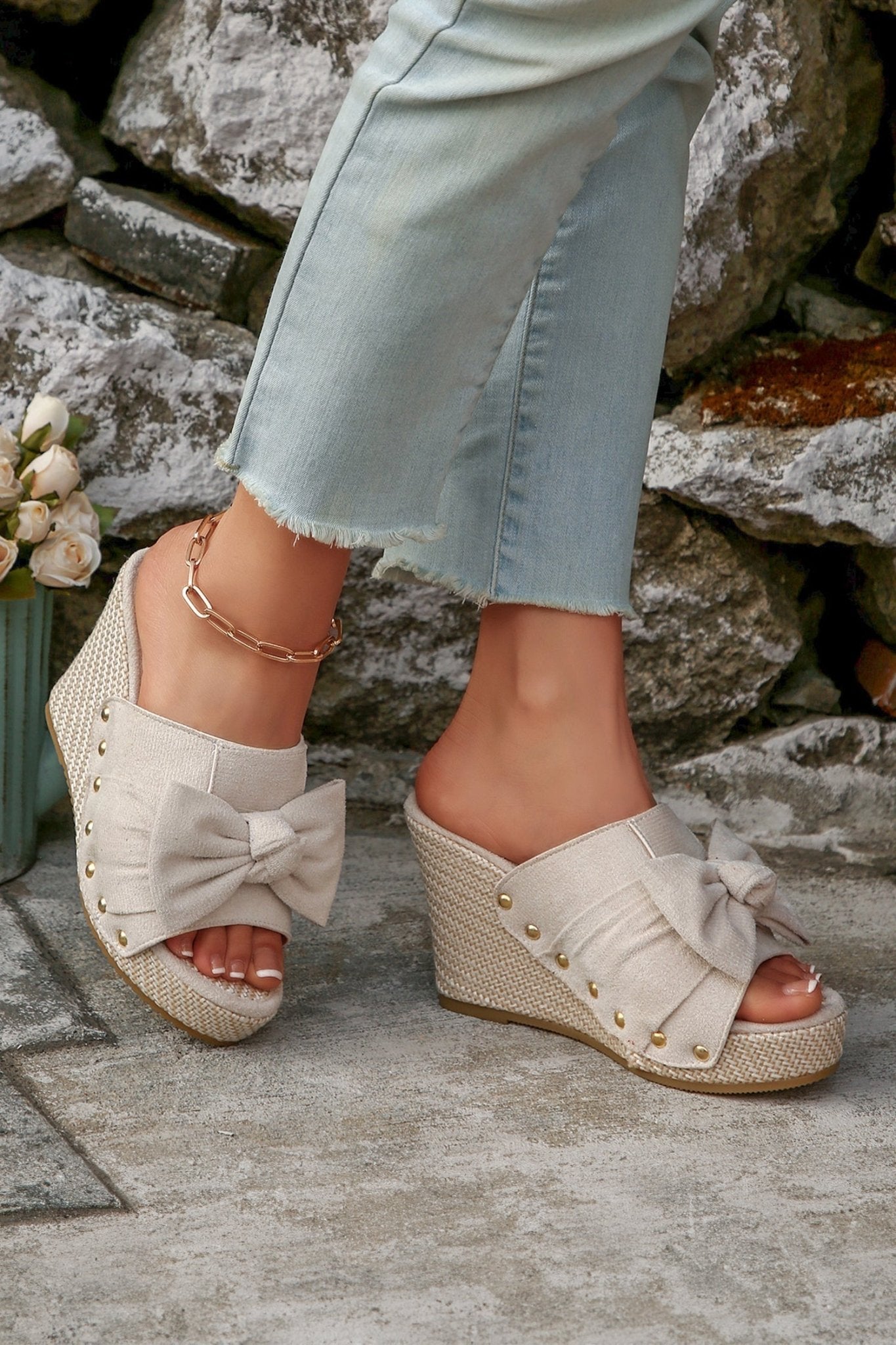Nyomi Studded Wedge Platform Slippers - Hello Beautiful BoutiqueSlippersThreaded Pear