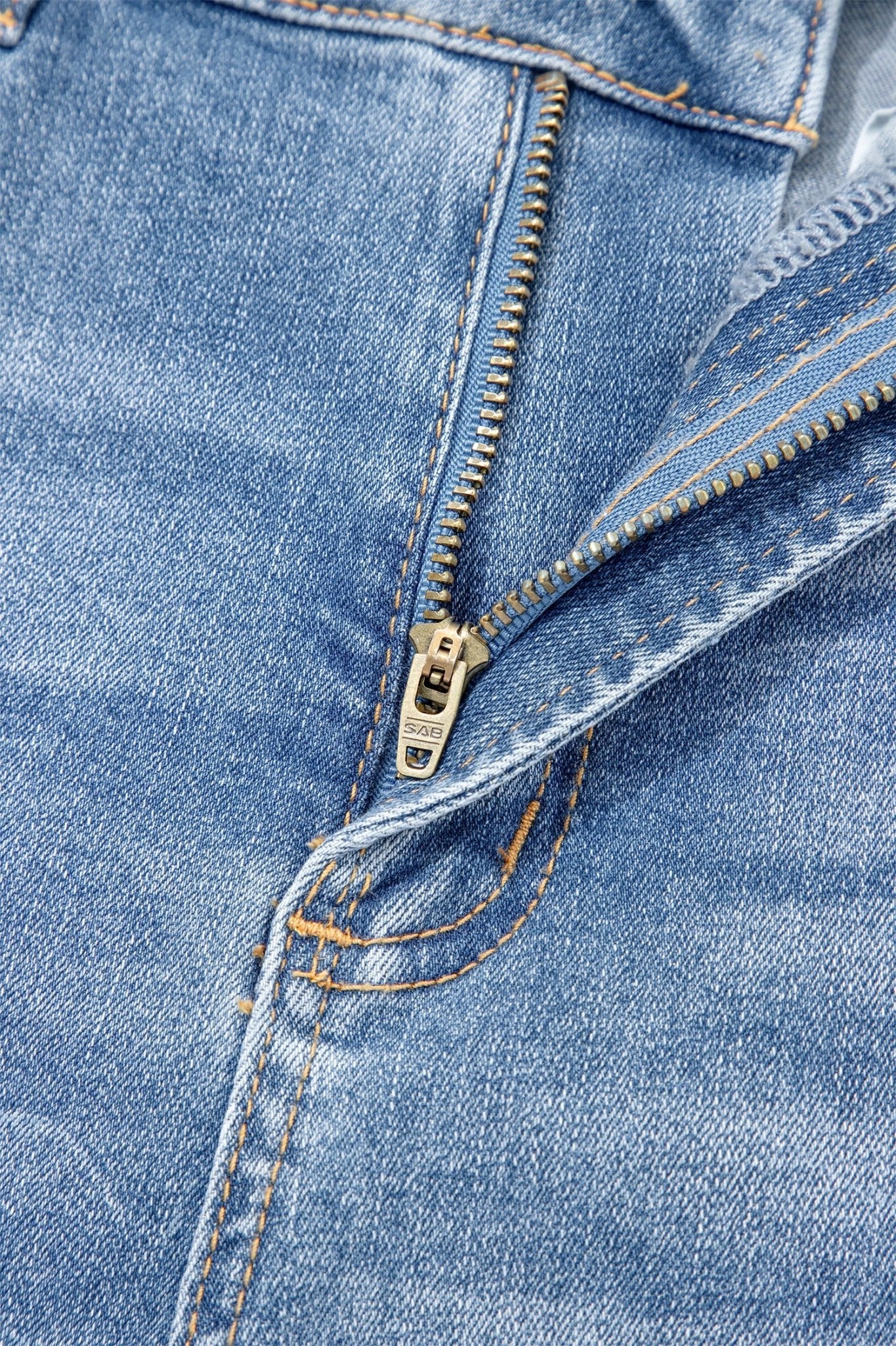 Rayne Wash Raw Hem Shorts - Hello Beautiful BoutiqueDenim ShortsThreaded Pear
