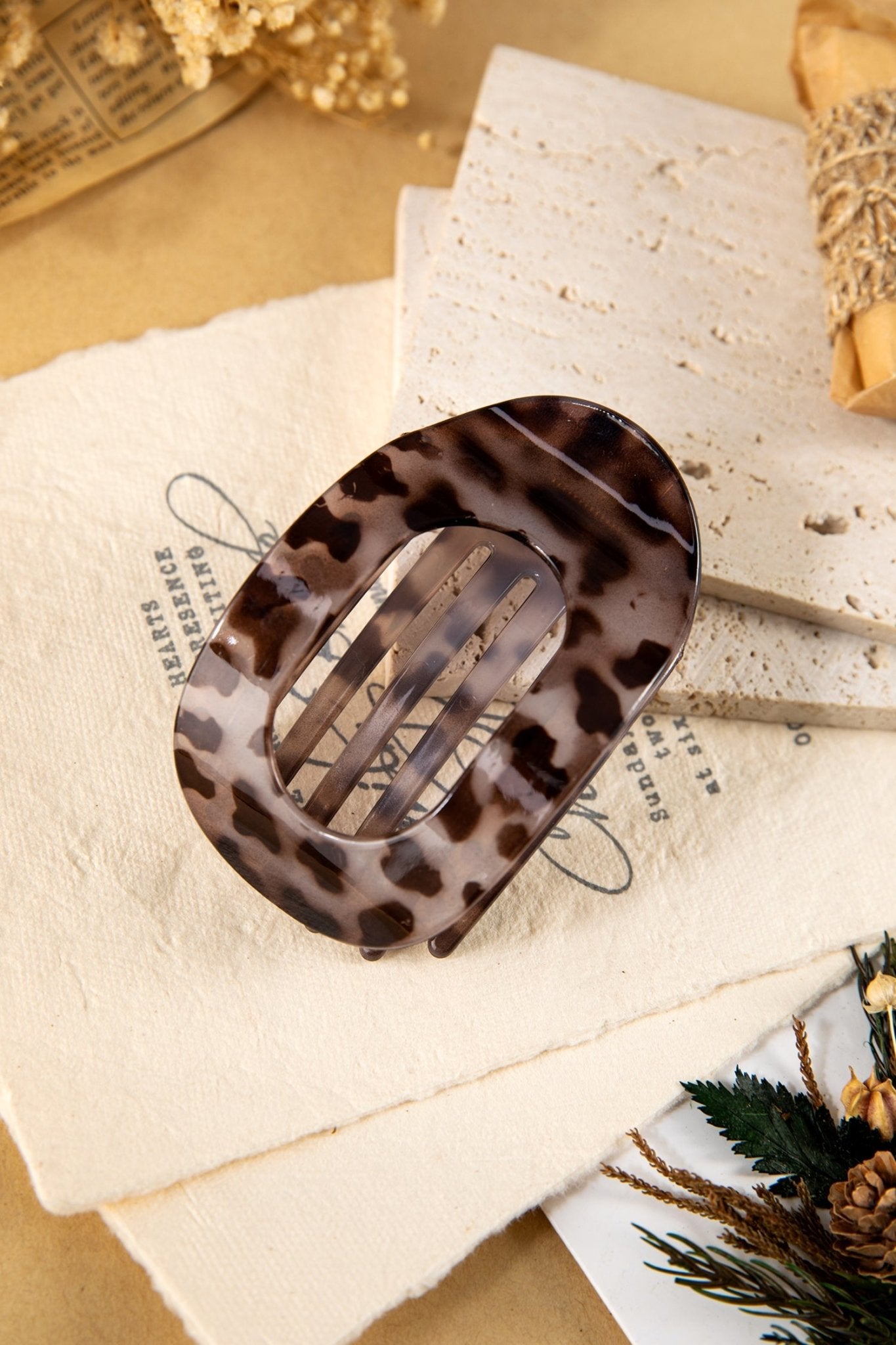 Robin Oval Hair Claw Clip - Hello Beautiful BoutiqueHeadwearThreaded Pear