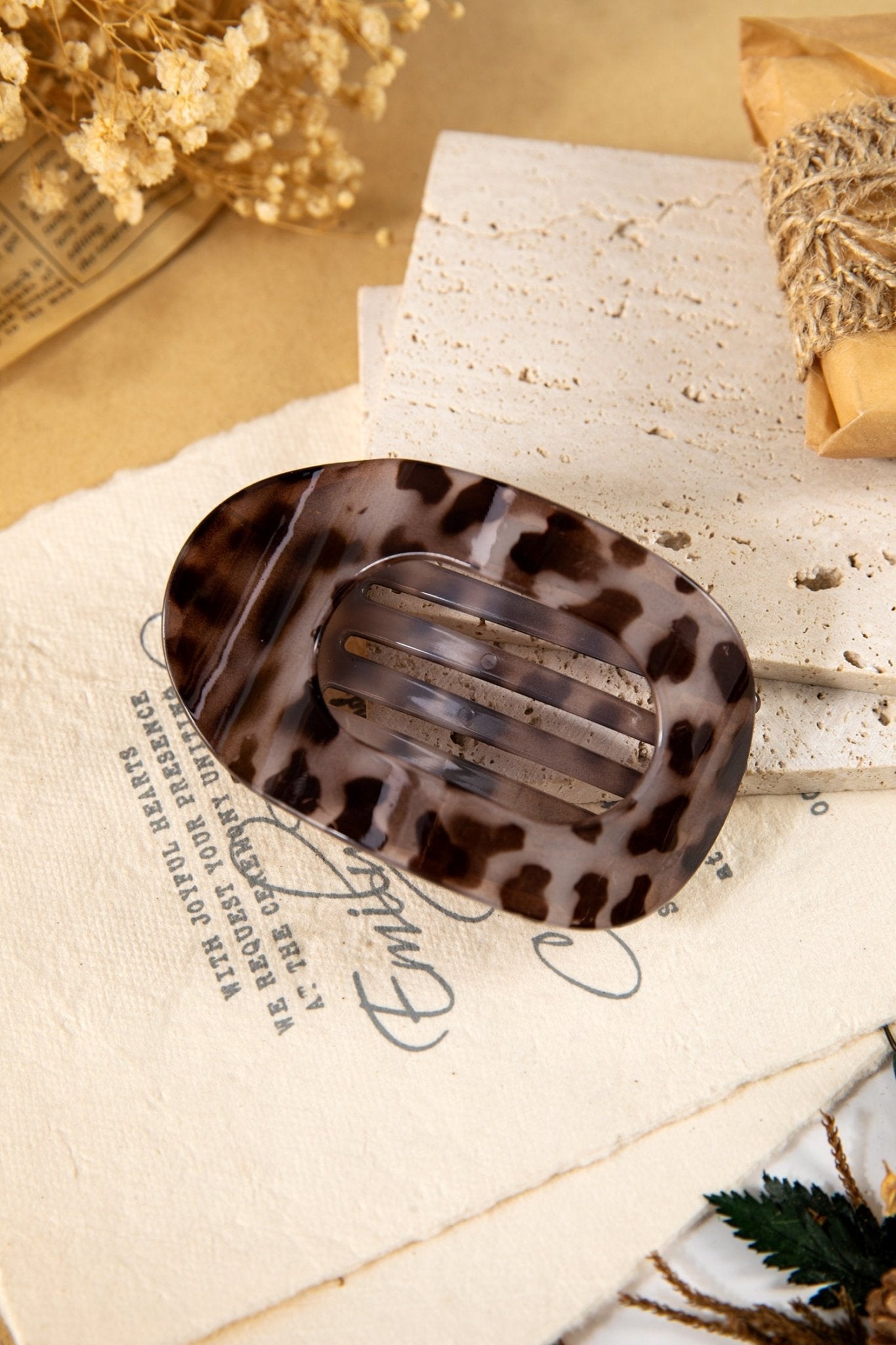 Robin Oval Hair Claw Clip - Hello Beautiful BoutiqueHeadwearThreaded Pear