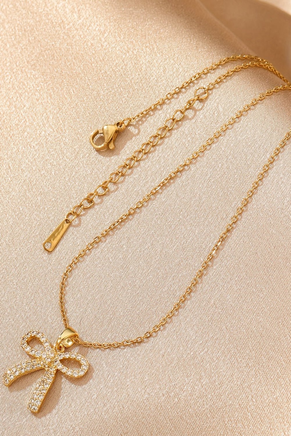 Romy Rhinestone Bowknot Pendant Necklace - Hello Beautiful BoutiqueJewelryThreaded Pear