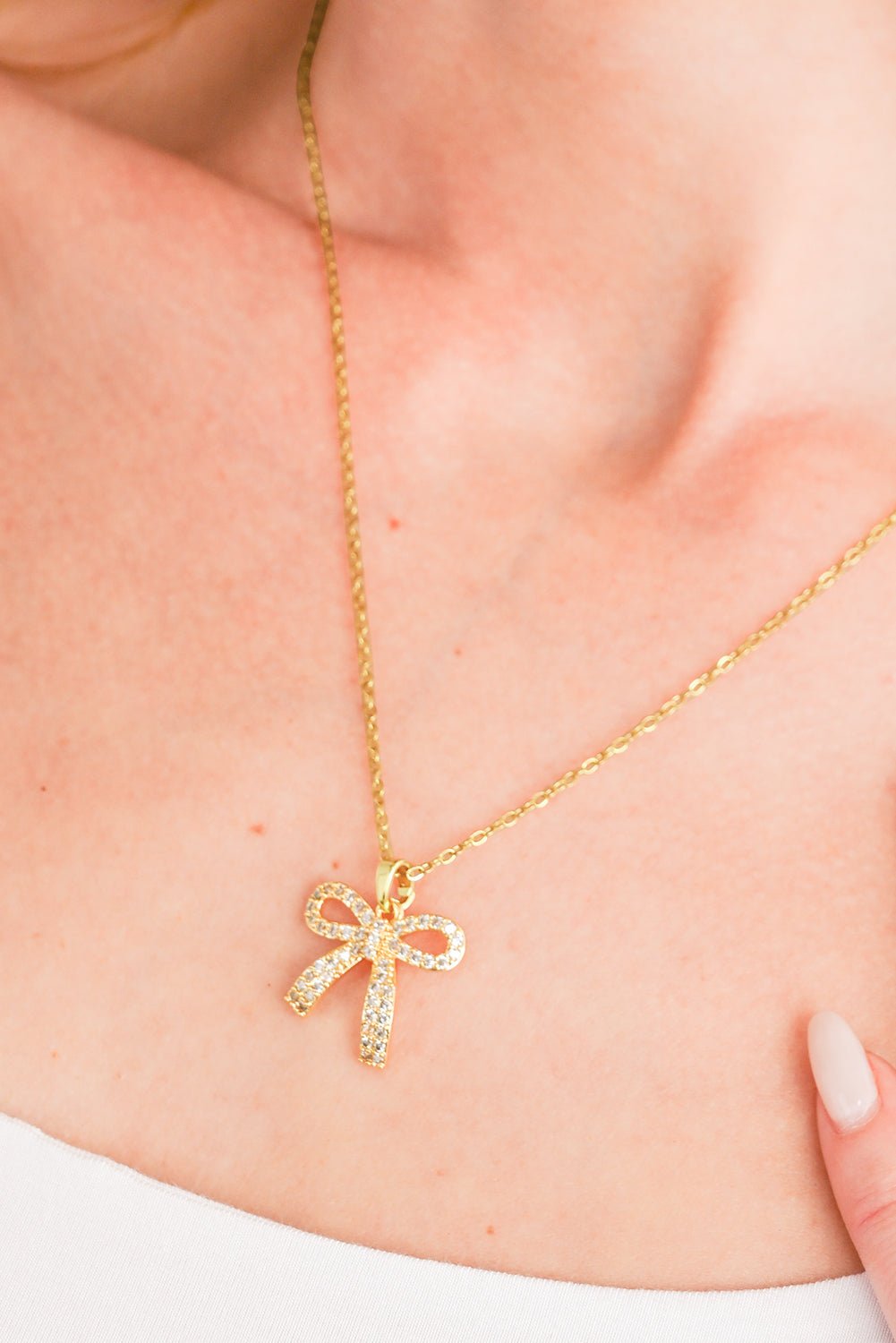 Romy Rhinestone Bowknot Pendant Necklace - Hello Beautiful BoutiqueJewelryThreaded Pear