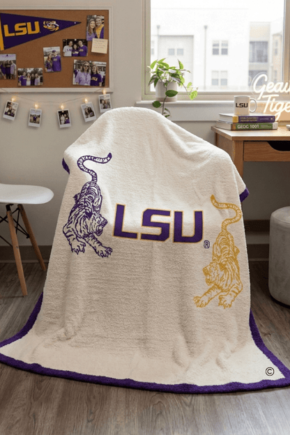 SC - Tiger Prowl Blanket© - Hello Beautiful BoutiqueWS 600 AccessoriesNash Grey Wholesale