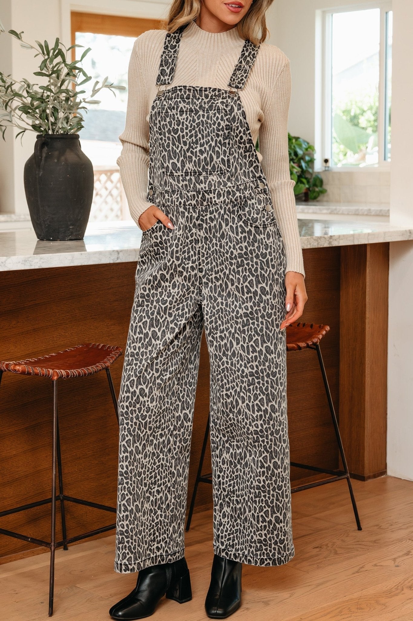 Soleil Leg Loose Overall Jumpsuit - Hello Beautiful BoutiqueJumpsuits & RompersThreaded Pear
