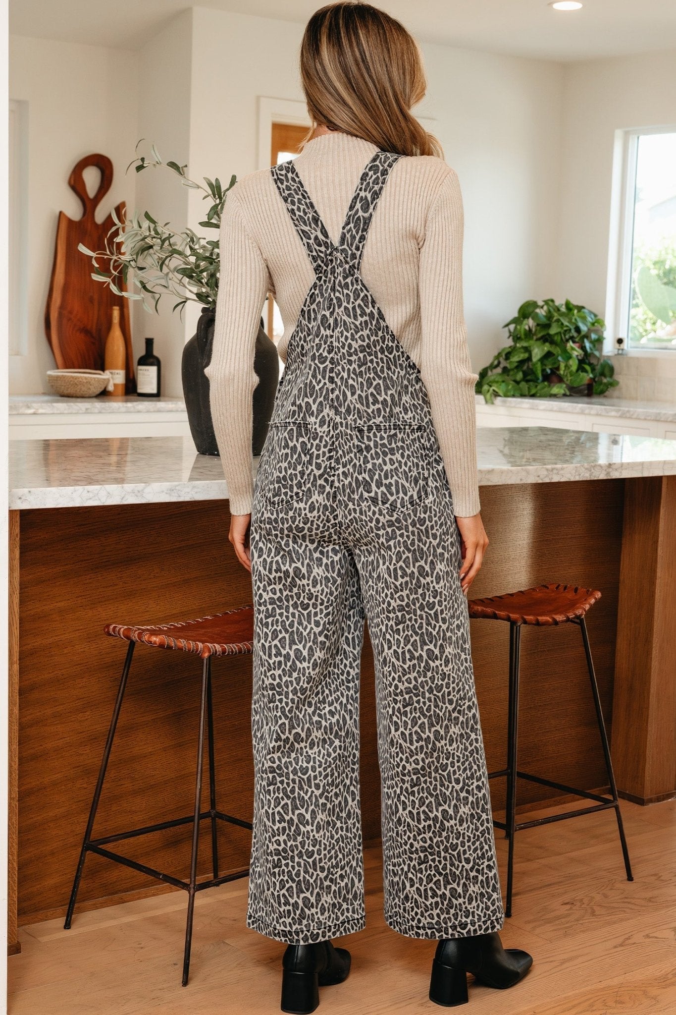 Soleil Leg Loose Overall Jumpsuit - Hello Beautiful BoutiqueJumpsuits & RompersThreaded Pear