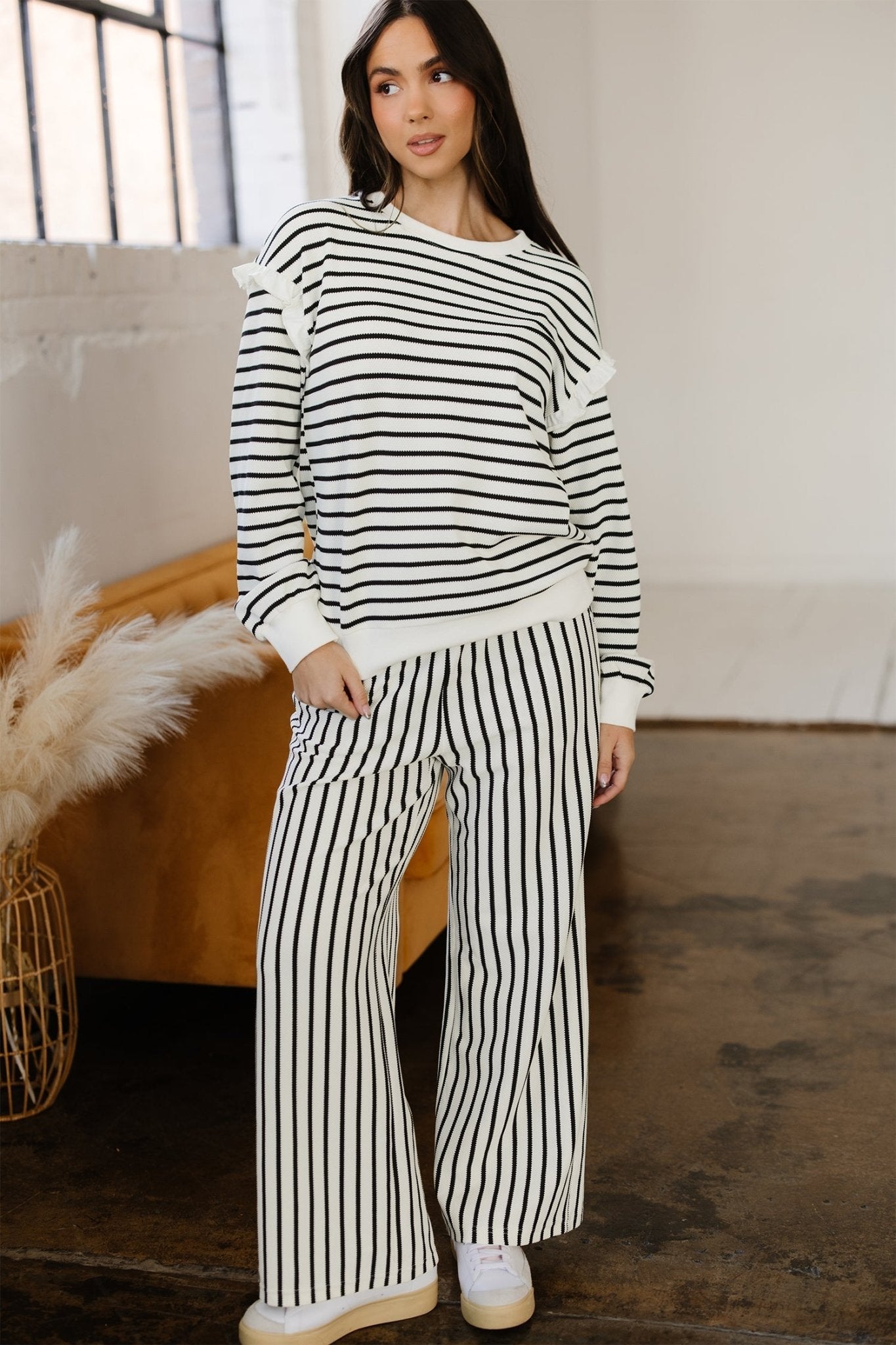 Stella Trim Drop Shoulder Lounge Set - Hello Beautiful BoutiquePant SetsThreaded Pear
